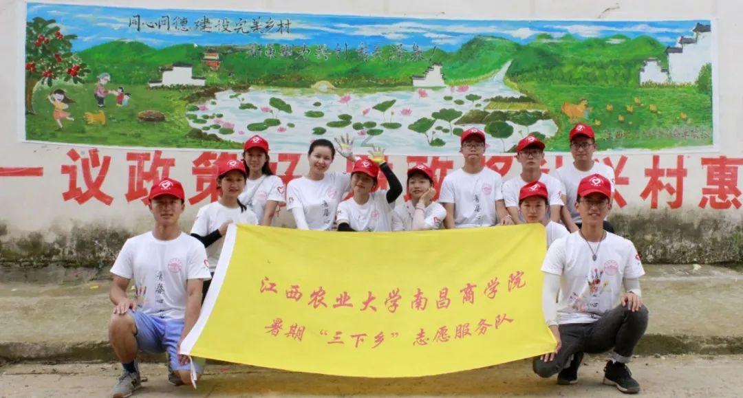高端纯电大PK!极狐阿尔法S/T森林版PRO升级不加价 实力碾压对手